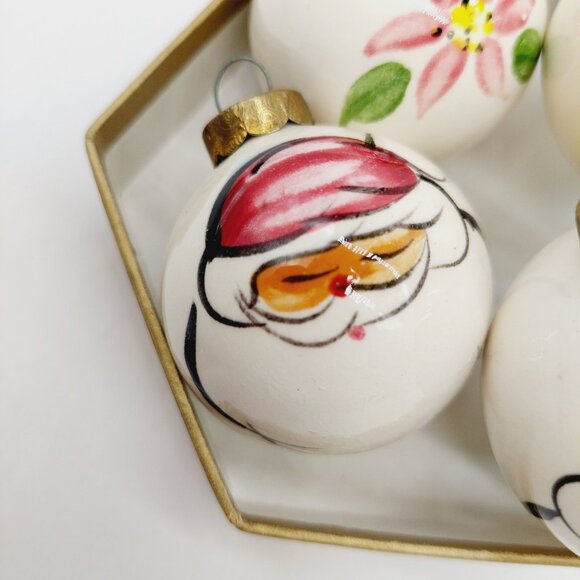 Ceramic Christmas Ornament Round 2" Santa & Floral Set Of 4 White 1991 - Picture 4 of 9